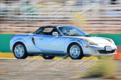 media/Oct-18-2025-Extreme Speed (Sat) [[d6d7e1fef1]]/Group 5/Session 3 (Turn 1)/